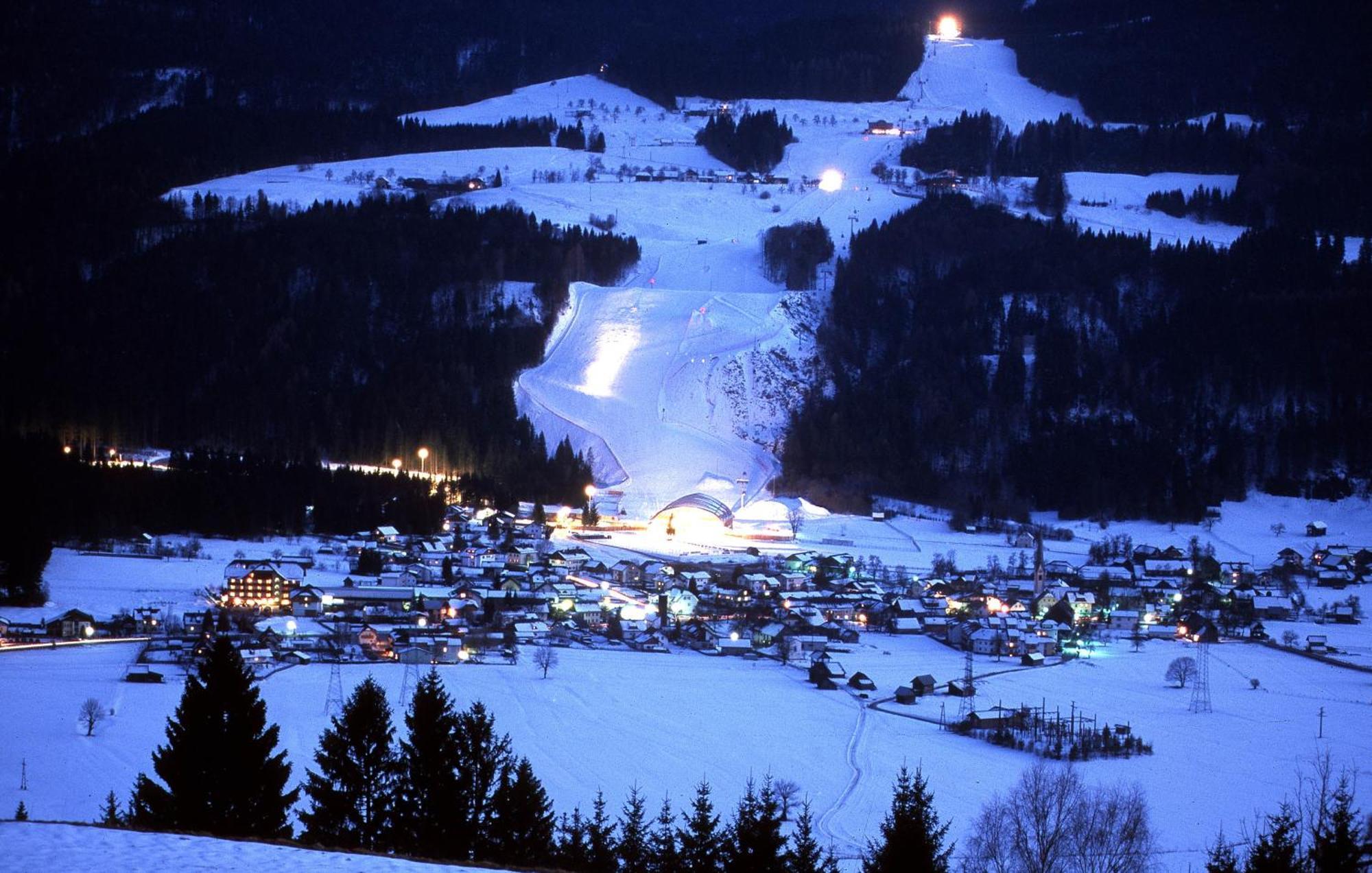 Отель Enzianbrenner Ениг Экстерьер фото